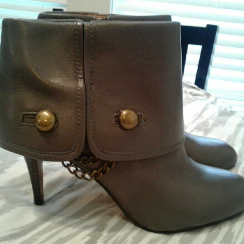Gray bootie